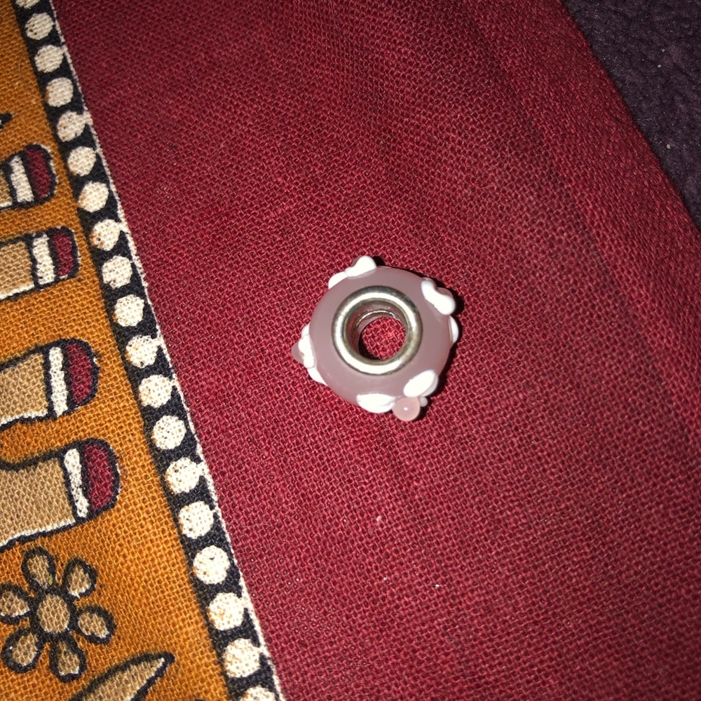 Pandora charm for chains or bracelets